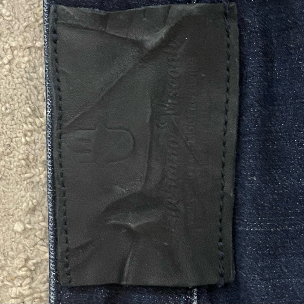 Men's Relaxed Fit Dark Blue Jeans - Picture 7 of 7